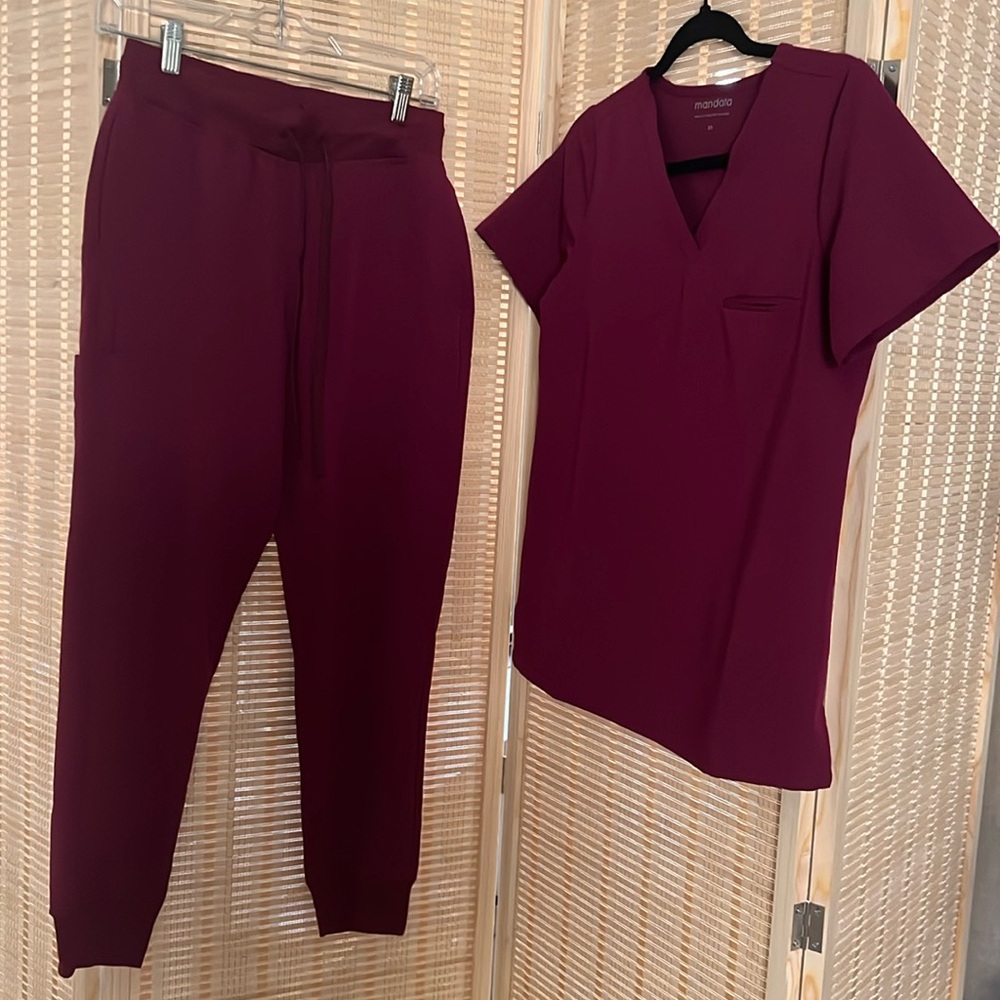 Mandala scrub set in a dark magenta
